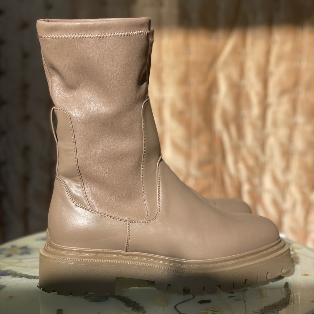 H&M Lug Sole Chelsea Boot 8